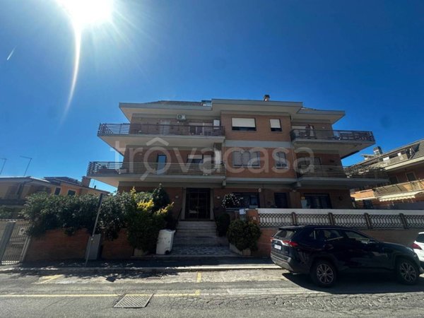 appartamento in vendita a Pomezia in zona Torvaianica