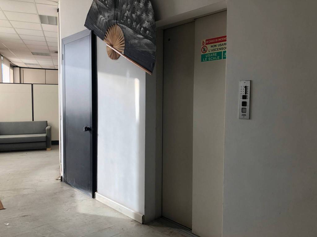 capannone in vendita a Pomezia