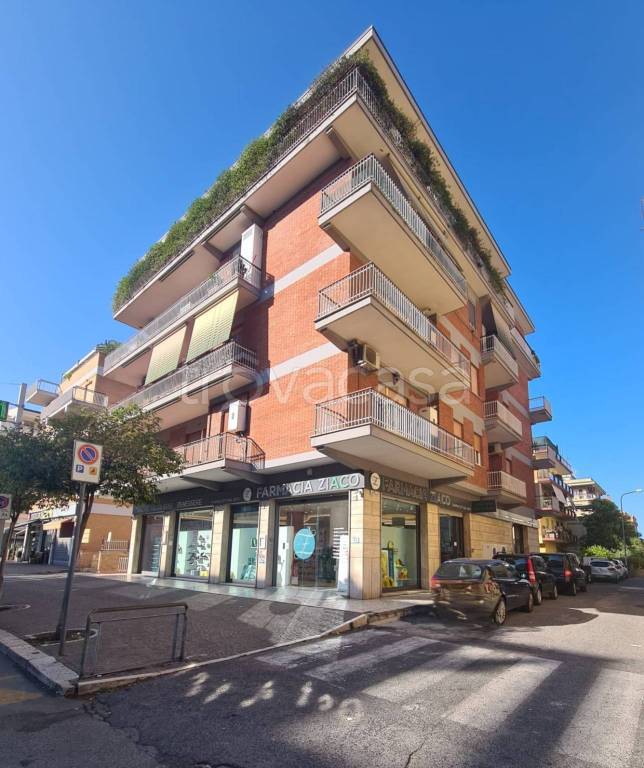 appartamento in vendita a Pomezia