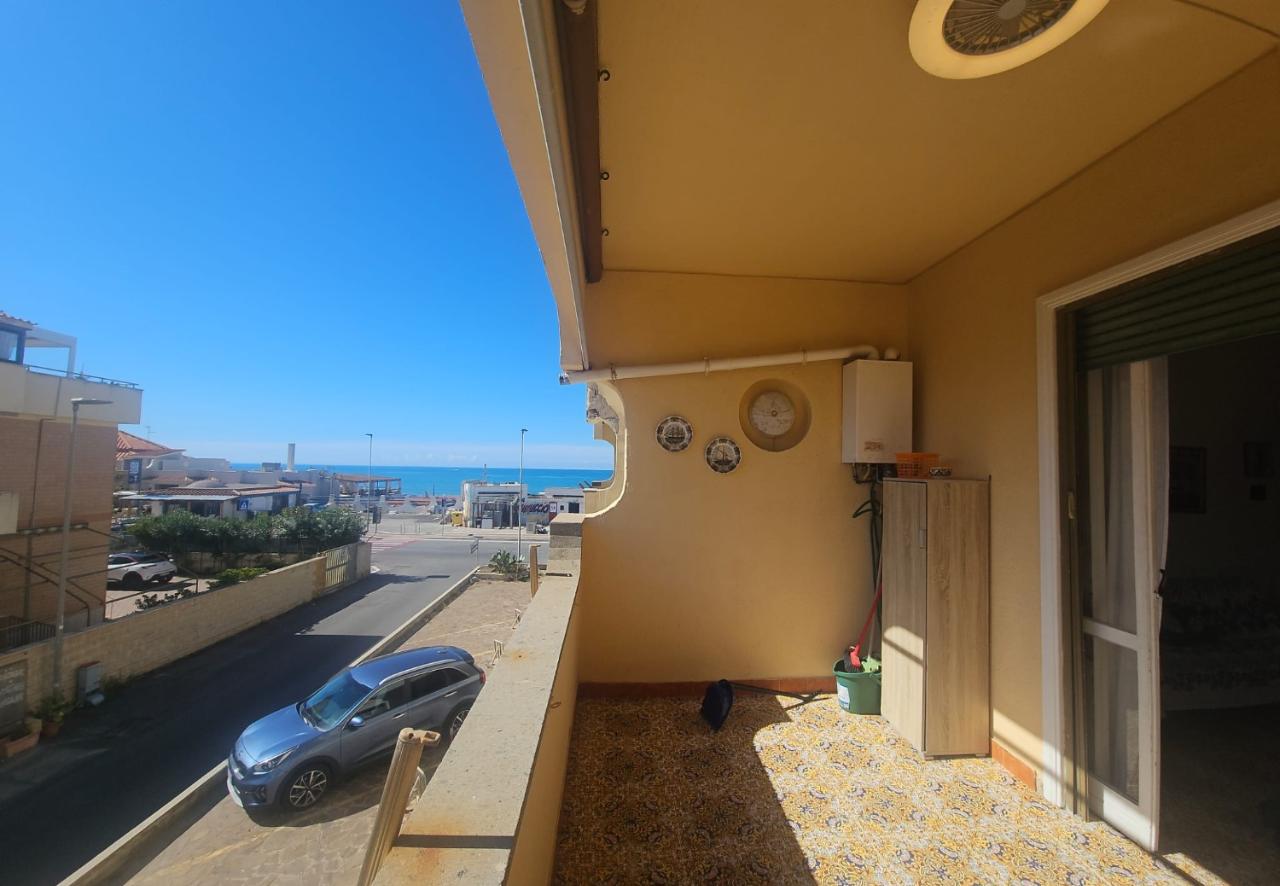 appartamento in vendita a Pomezia in zona Torvaianica