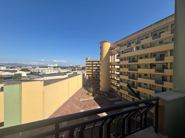 appartamento in vendita a Pomezia in zona Pratica di Mare