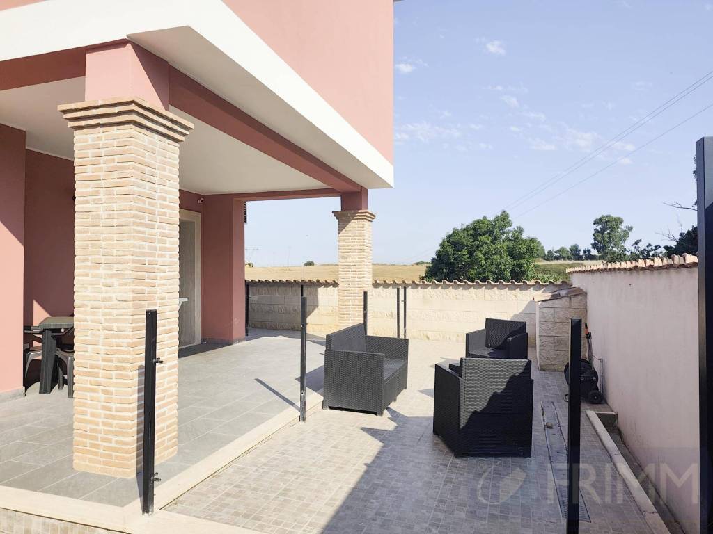 casa indipendente in vendita a Pomezia in zona Torvaianica Alta