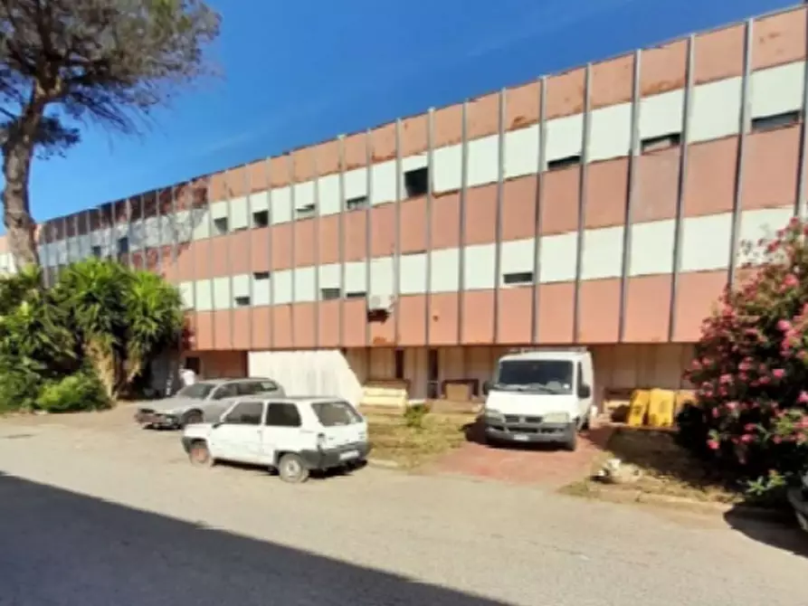 capannone in vendita a Pomezia