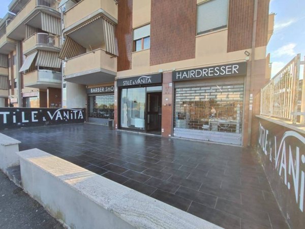 negozio in vendita a Pomezia