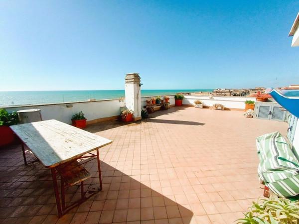 appartamento in vendita a Pomezia in zona Torvaianica