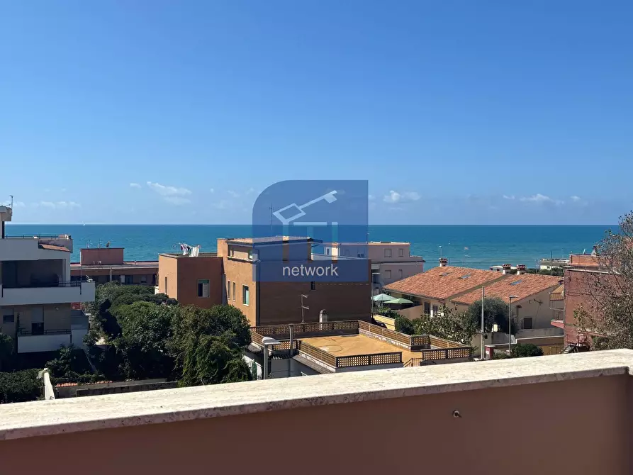 appartamento in vendita a Pomezia in zona Torvaianica