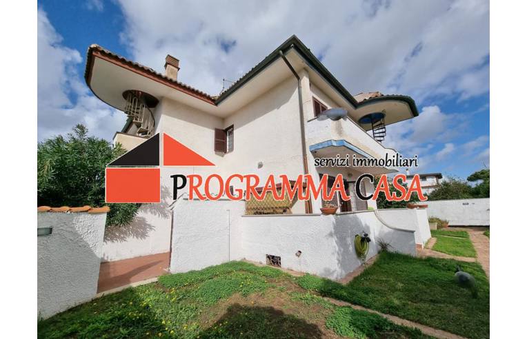 casa indipendente in vendita a Pomezia in zona Campo Ascolano