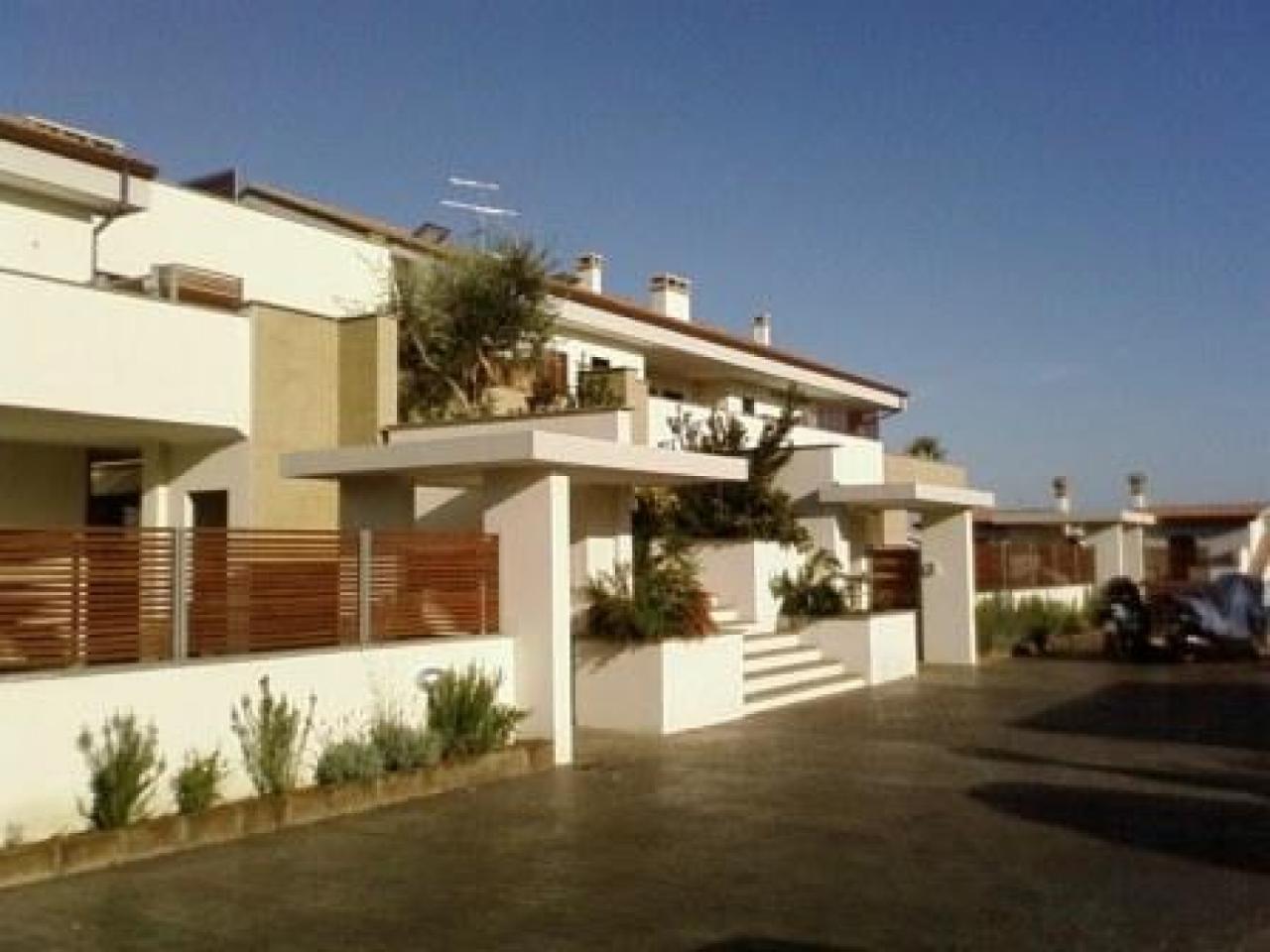 appartamento in vendita a Pomezia in zona Santa Palomba