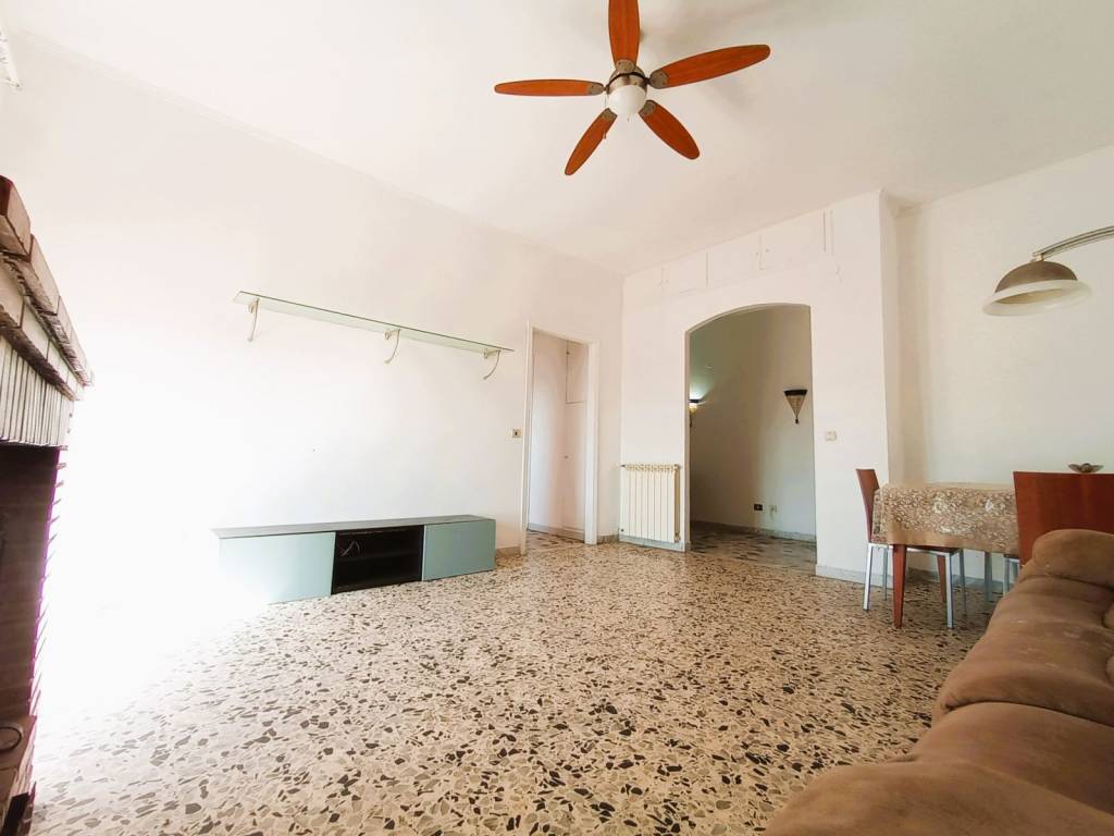 appartamento in vendita a Pomezia in zona Torvaianica