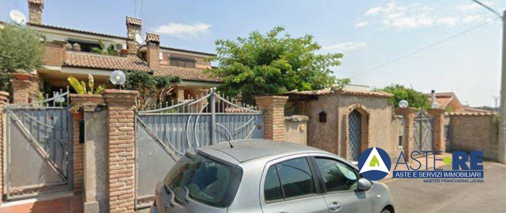 casa indipendente in vendita a Pomezia
