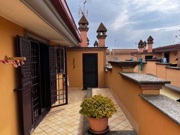 casa indipendente in vendita a Pomezia in zona Torvaianica