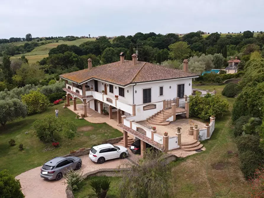 casa indipendente in vendita a Pomezia in zona Castagnetta