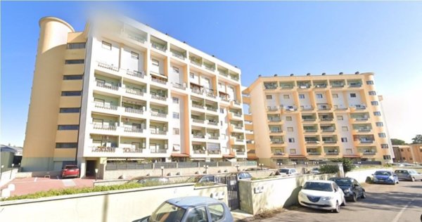 appartamento in vendita a Pomezia in zona Pratica di Mare