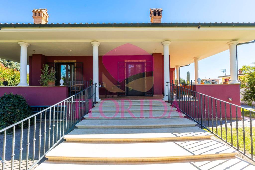 casa indipendente in vendita a Pomezia in zona Castagnetta