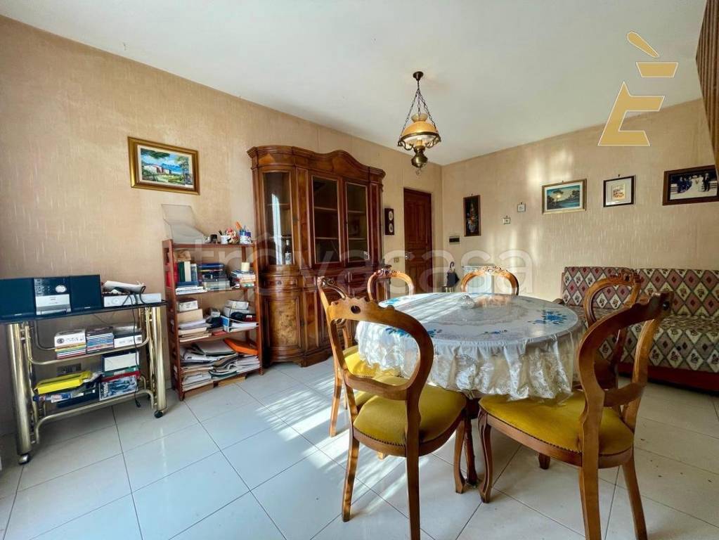 appartamento in vendita a Pomezia in zona Torvaianica