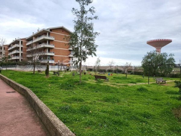 appartamento in vendita a Pomezia in zona Santa Palomba