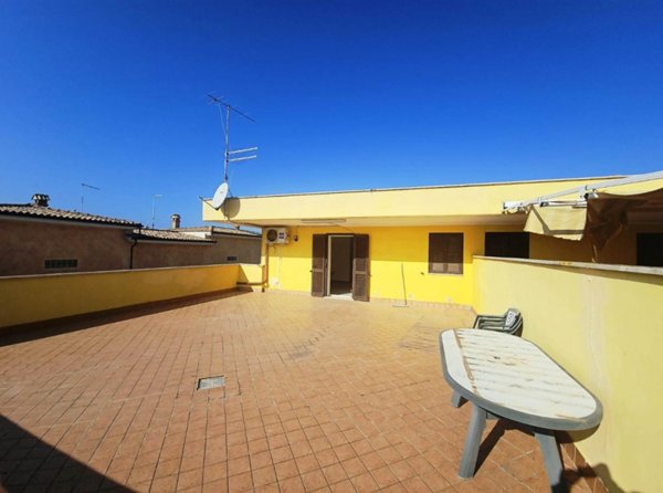 appartamento in vendita a Pomezia in zona Torvaianica Alta