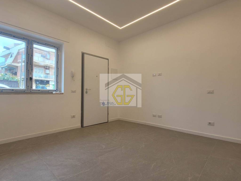 appartamento in vendita a Pomezia in zona Torvaianica