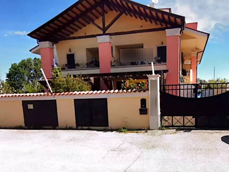 appartamento in vendita a Pomezia in zona Campo Jemini