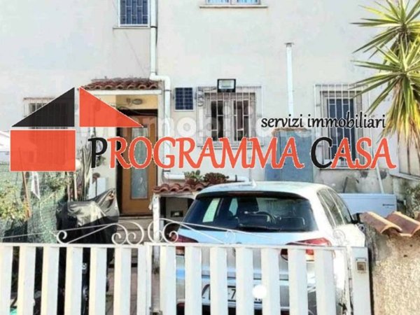 casa indipendente in vendita a Pomezia in zona Campo Selva