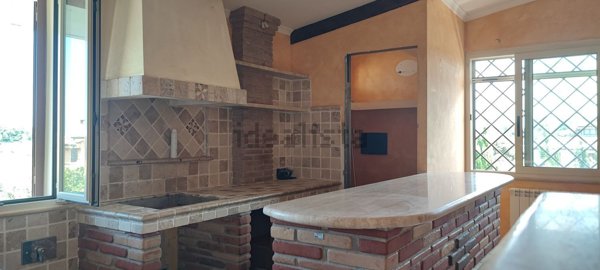 appartamento in vendita a Pomezia in zona Torvaianica Alta