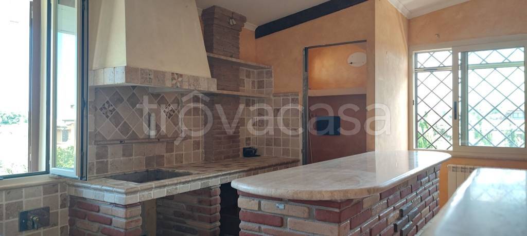 appartamento in vendita a Pomezia in zona Torvaianica