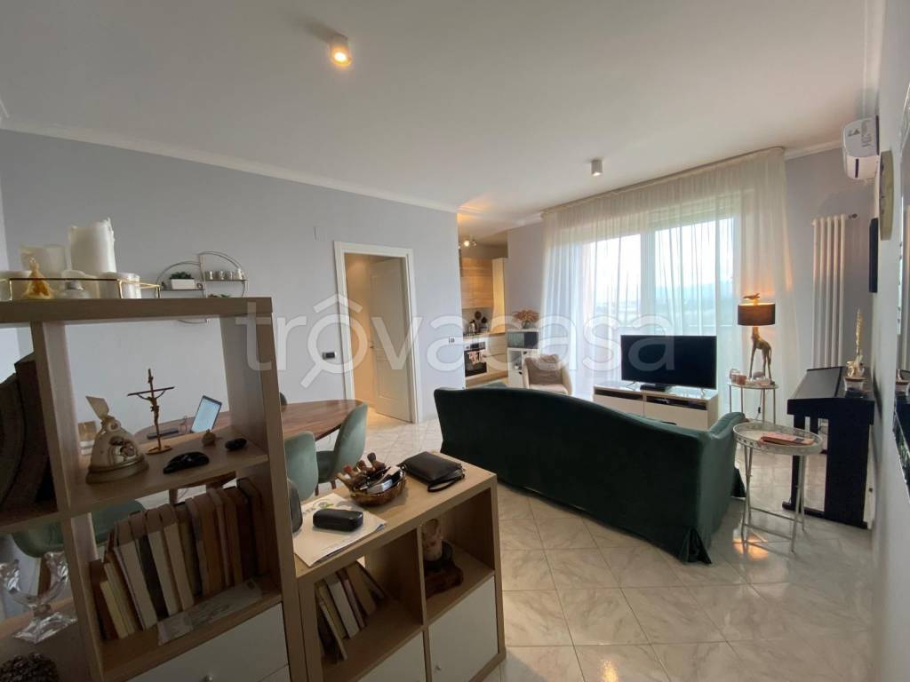 appartamento in vendita a Pomezia