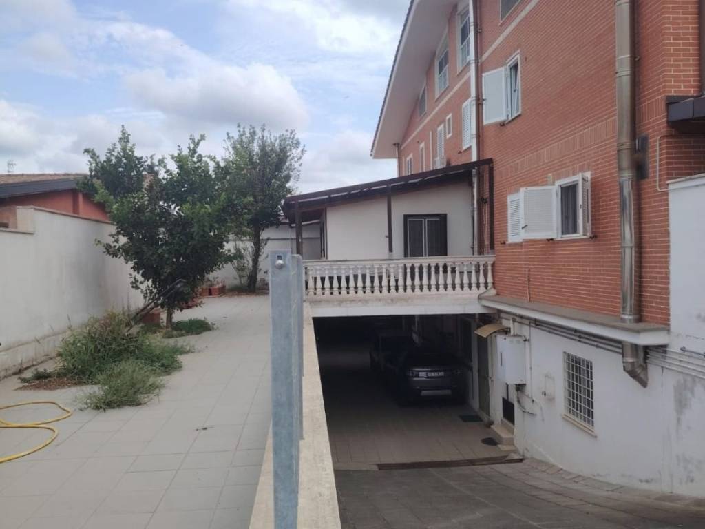 casa indipendente in vendita a Pomezia in zona Campo Selva