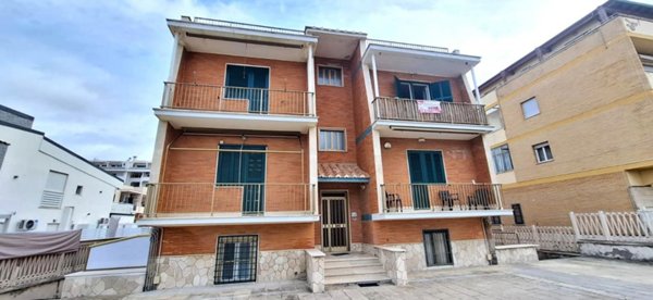 appartamento in vendita a Pomezia in zona Torvaianica