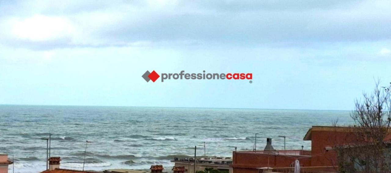 appartamento in vendita a Pomezia in zona Torvaianica