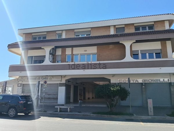 appartamento in vendita a Pomezia in zona Torvaianica