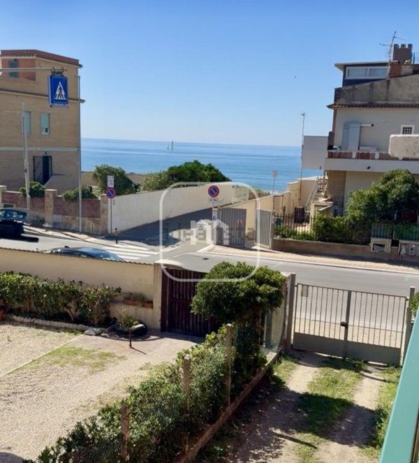 appartamento in vendita a Pomezia in zona Torvaianica