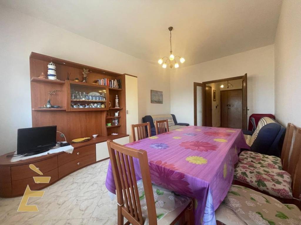 appartamento in vendita a Pomezia in zona Torvaianica