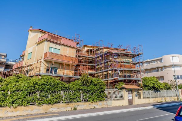 appartamento in vendita a Pomezia in zona Campo Ascolano