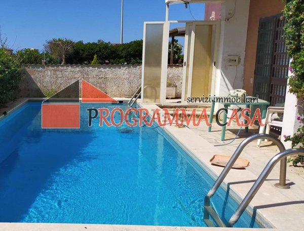 appartamento in vendita a Pomezia in zona Torvaianica