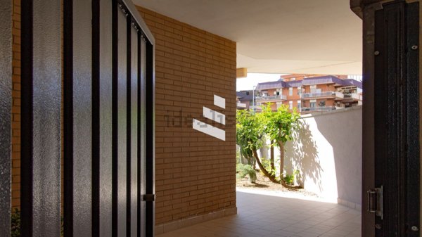 appartamento in vendita a Pomezia in zona Torvaianica