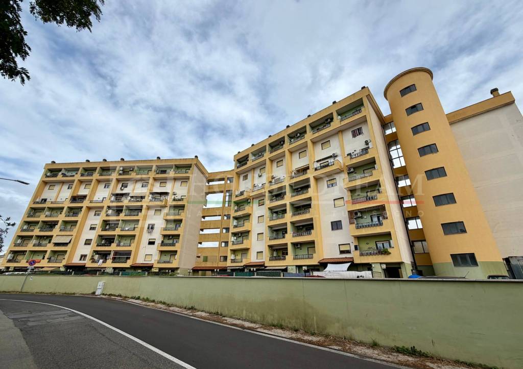 appartamento in vendita a Pomezia in zona Torvaianica