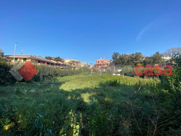 terreno edificabile in vendita a Pomezia in zona Campo Jemini