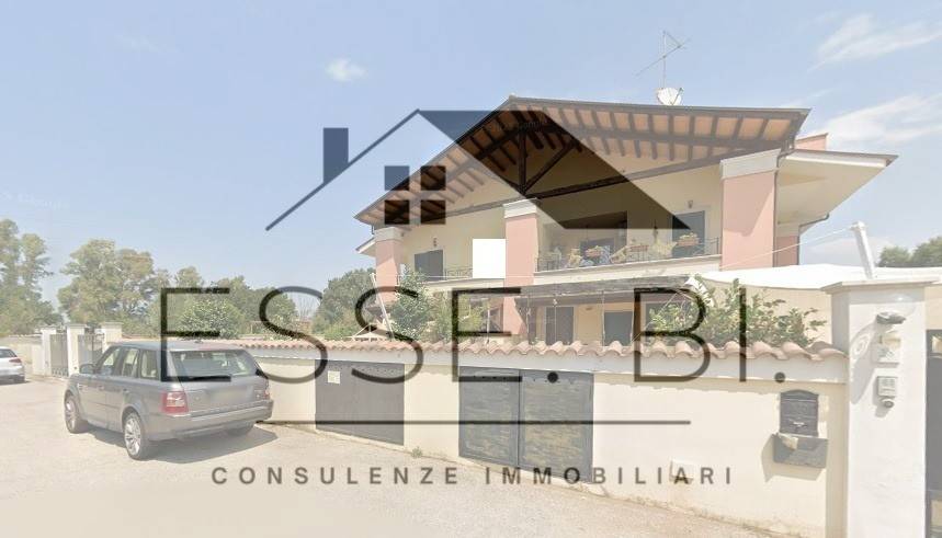 appartamento in vendita a Pomezia in zona Campo Jemini