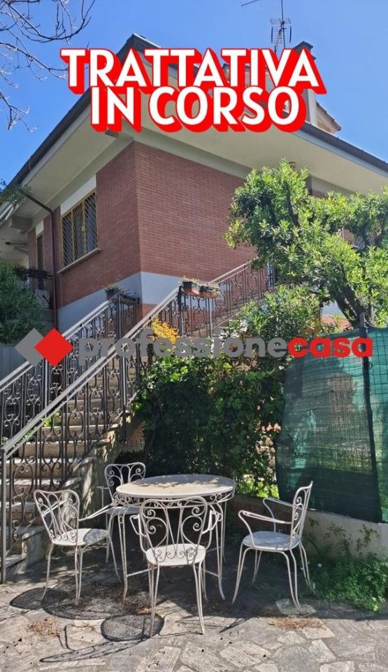 appartamento in vendita a Pomezia in zona Pratica di Mare