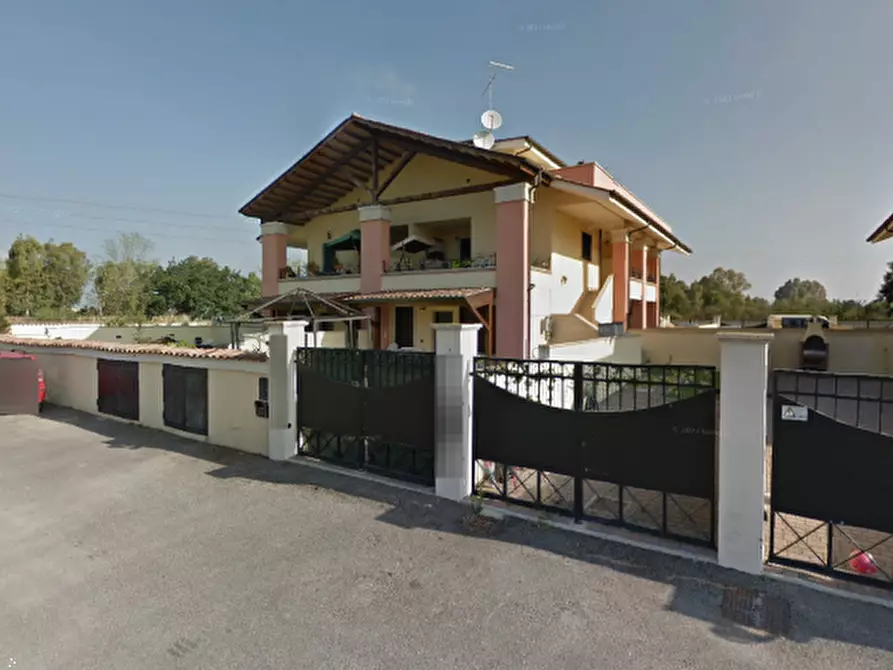 appartamento in vendita a Pomezia in zona Campo Jemini