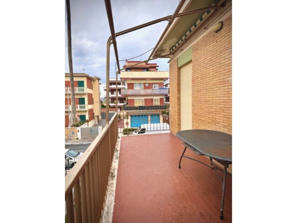 appartamento in vendita a Pomezia in zona Torvaianica