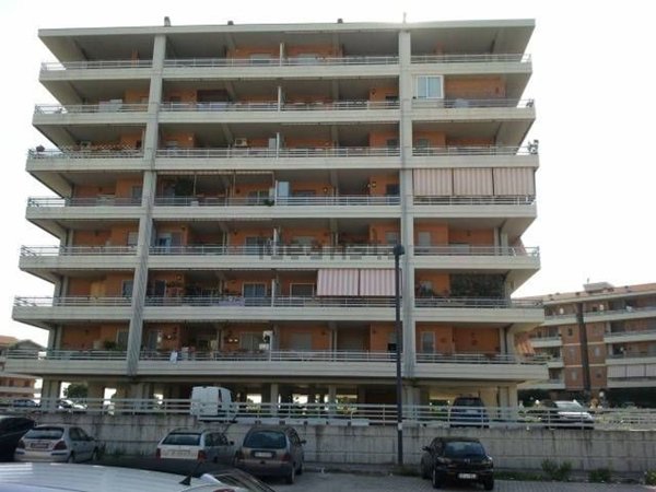 appartamento in vendita a Pomezia in zona Santa Palomba