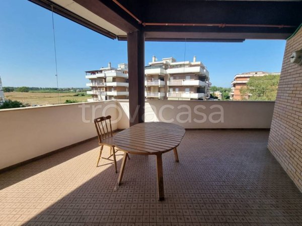 appartamento in vendita a Pomezia in zona Torvaianica