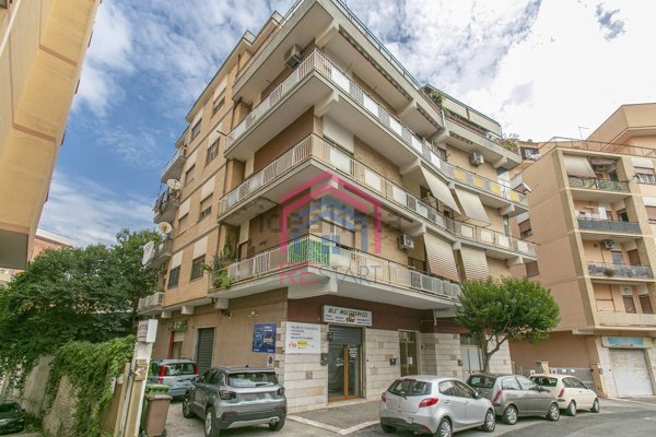 ufficio in vendita a Pomezia