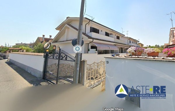 casa indipendente in vendita a Pomezia
