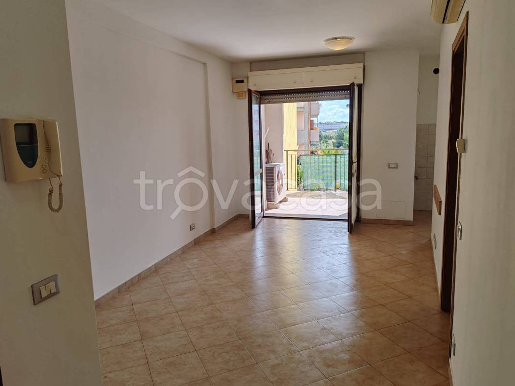 appartamento in vendita a Pomezia in zona Santa Palomba