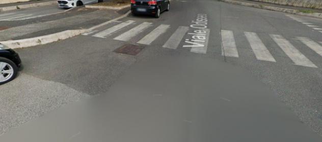 locale commerciale in vendita a Pomezia