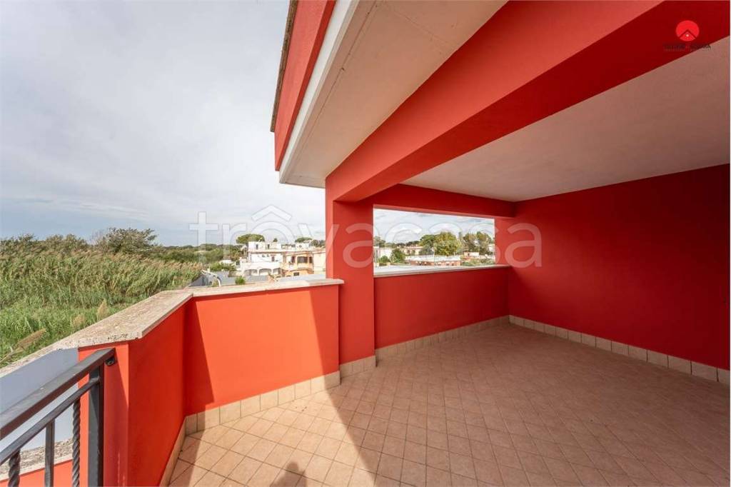 appartamento in vendita a Pomezia in zona Torvaianica