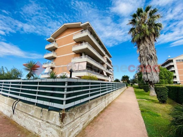 appartamento in vendita a Pomezia in zona Santa Palomba